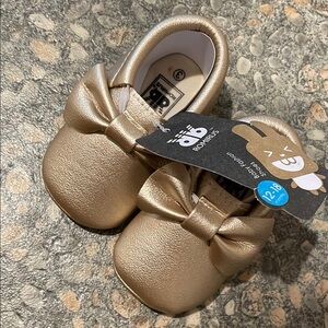 Baby Deer Gold Bow Infant Shoes